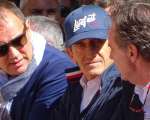 002 - Le maire de Salon aux côtés d'Alain Prost